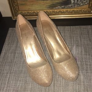 Golden sparkle heels